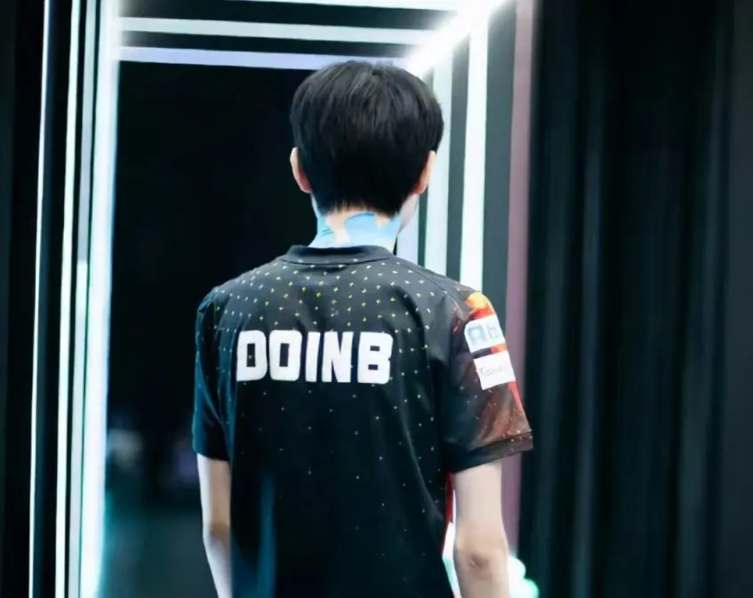 开云体育入口-Doinb赛事官方发布高光表现新规费德勒在DWG比赛中比分优势明显，媒体一致点评：Faker连续二十场比赛得分超过状态火爆