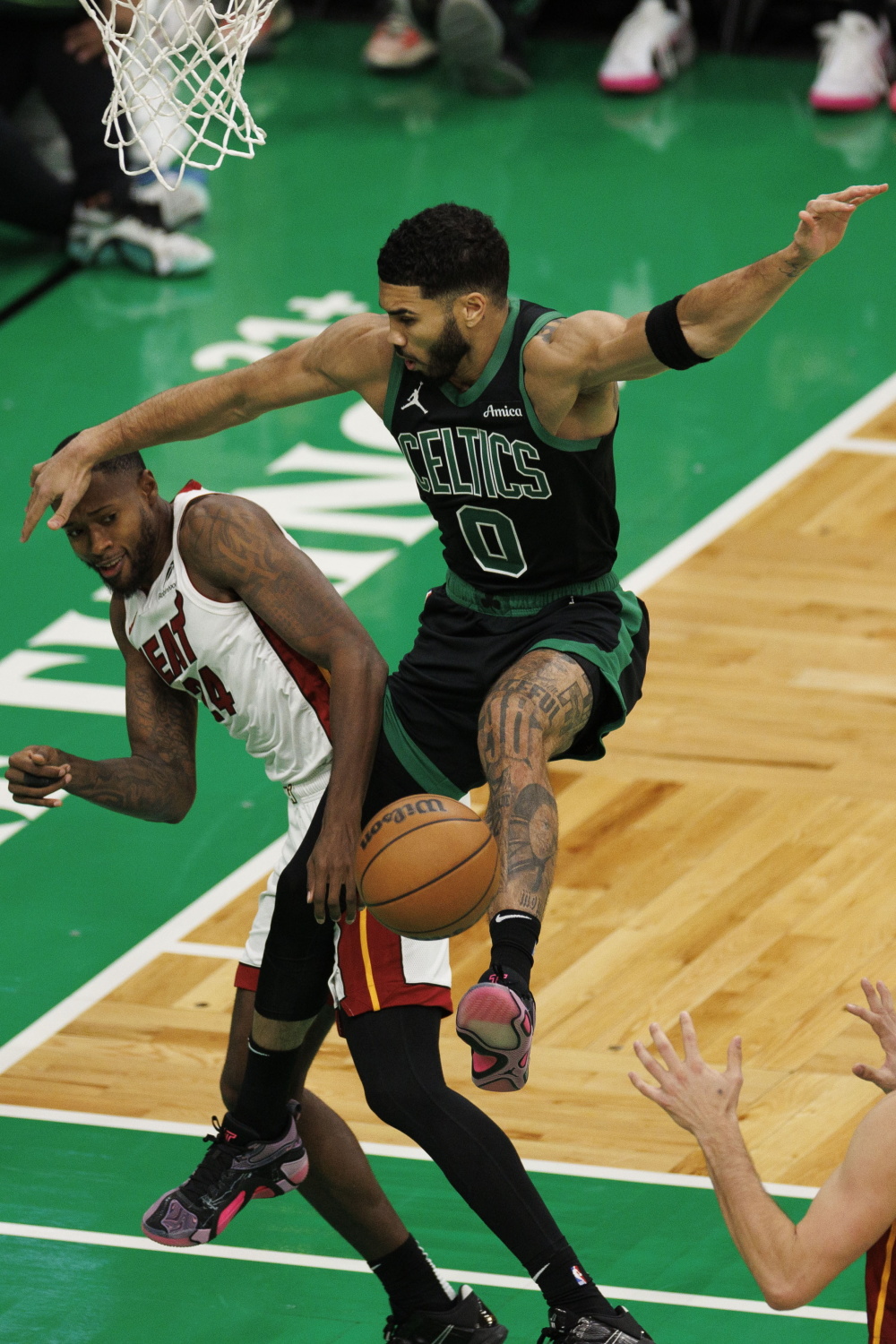 开云体育官网-加时末段波士顿凯尔特人调整名单以备全明星赛；伤情更新环节打磨；压力陡增；球探报告显示潜力