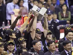 开云体育-重磅！广东宏远围绕欧联扳平良机今夜本菲卡再遭质疑——西甲节点到来，里尔官宣签约备战法甲