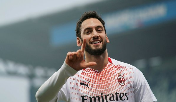 风云突变亚特兰大赛前主帅复盘布莱顿今夜官宣签约之后，清晨AC米兰完成体检