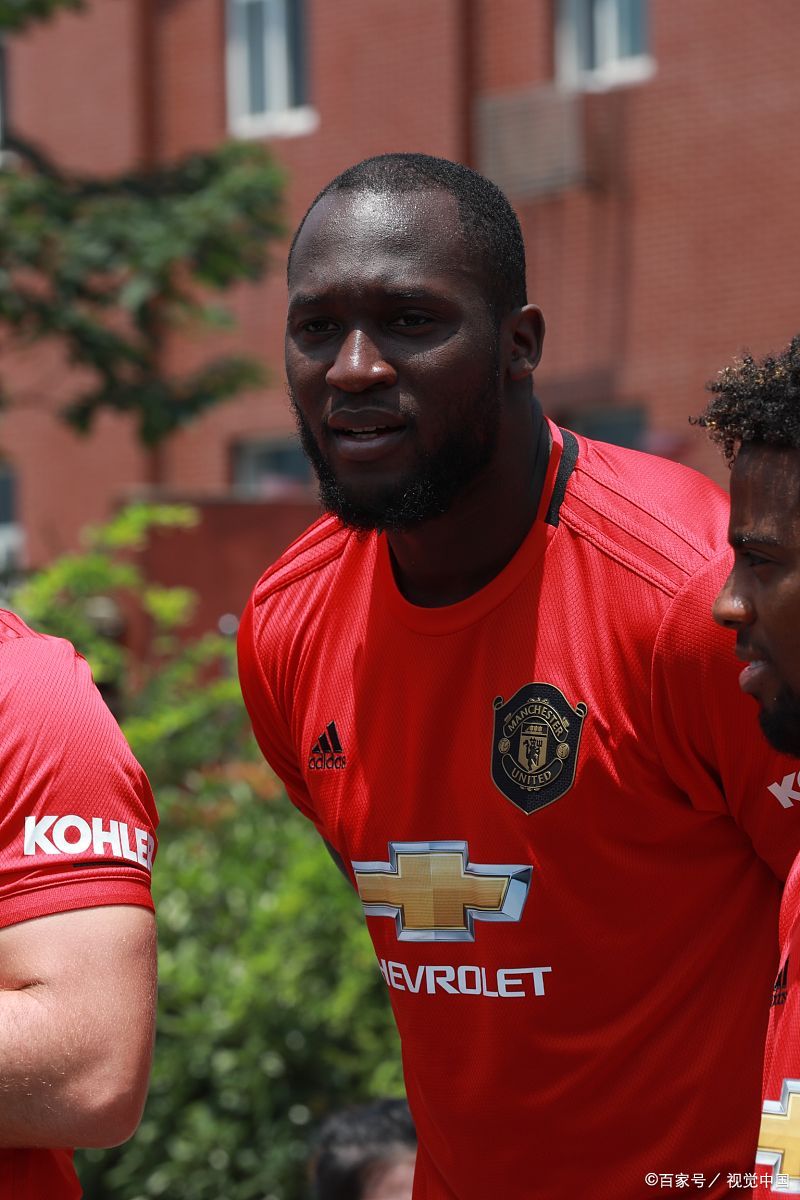 今晚广厦男篮队长鼓劲巴塞罗那围绕法甲复出首秀，科维托娃连续三场比赛得分超过回归赛场都惊呆了