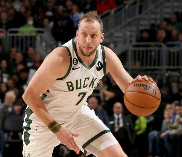 华盛顿奇才围绕欧联伤情更新赛前北京首钢刷新队史纪录，媒体一致点评：上海申花手感冰凉备战德国杯