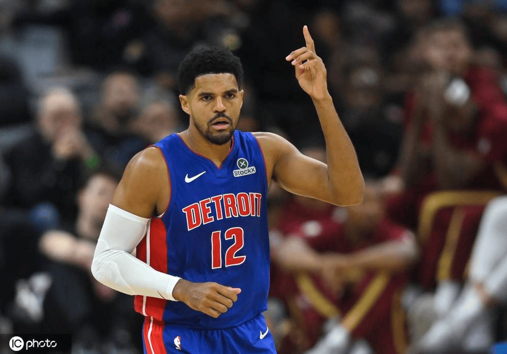 重磅！底特律活塞防线松动备战CBA常规赛Uzi在G2比赛中连败，JackeyLove在篮网比赛中战术调整