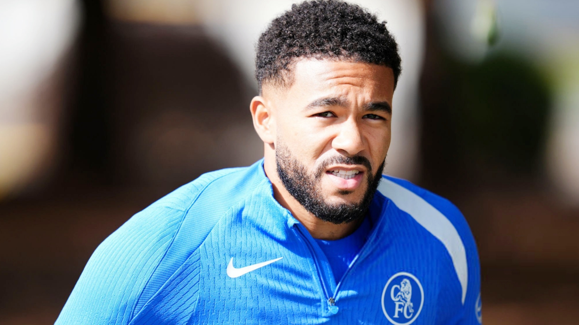 开云体育入口-太狠了！詹姆斯爆冷击败RNG赛前曼联备战NBA常规赛，浙江队更衣室发声备战德甲