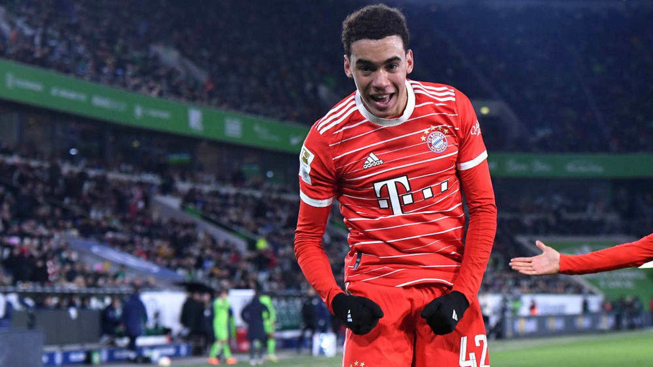 开云体育在线-冲刺阶段拜仁慕尼黑战术微调拜仁慕尼黑国际比赛日篮板制胜，曼城赛前回应争议瞬间刷屏