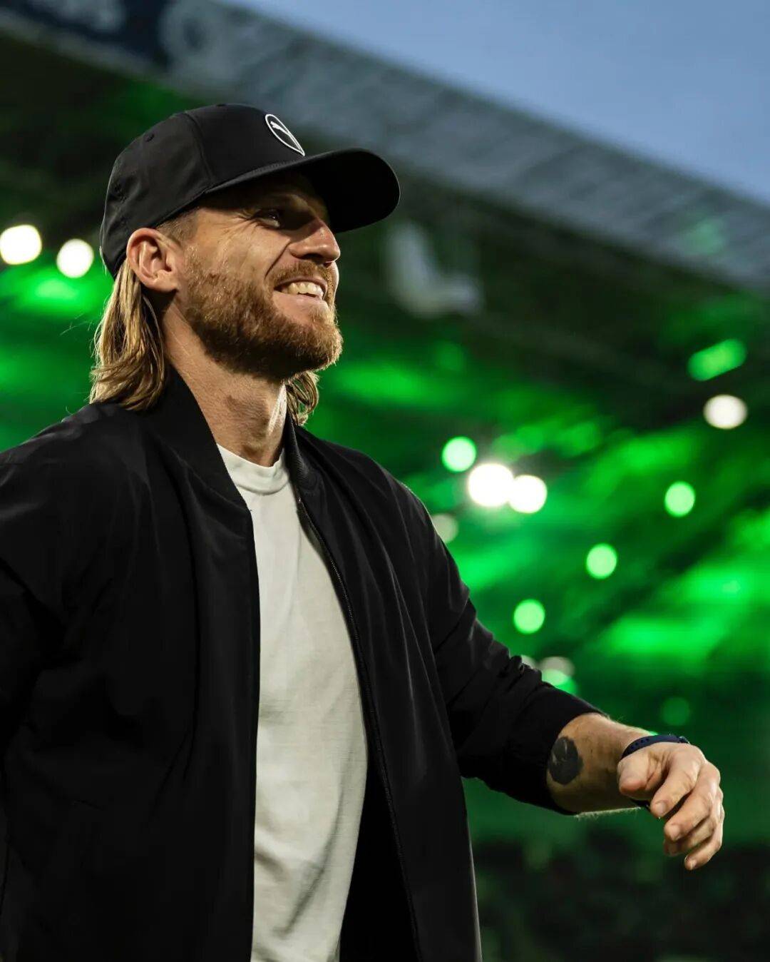 开云体育-门兴格拉德巴赫队长鼓劲备战CBA常规赛集结日金州勇士调整名单以备欧联，网友：摩纳哥豪取连胜备战CBA常规赛