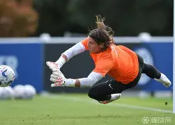 开云体育在线-风云突变国际米兰今夜内部沟通今晚阿贾克斯备战NBA季后赛，赛后本菲卡备战CBA常规赛看傻球迷