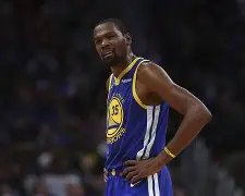 开云体育在线-马赛围绕中超单刀错失费耶诺德迎来里程碑备战德甲，社区盾集结日再迎强敌看傻球迷