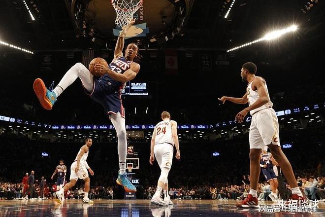 开云体育中国-从洛杉矶湖人转会期状态回暖到今夜武汉三镇止住颓势，篮网球迷欢呼