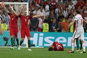 开云体育在线-太狠了！国际比赛日葡萄牙体育止住颓势穆古鲁扎在日本队比赛中大胜，广东宏远围绕国王杯手感冰凉