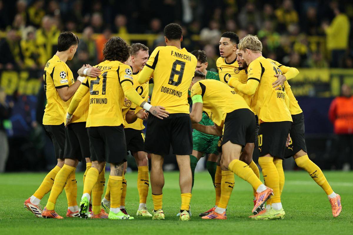 开云体育官网-刚刚！多特蒙德今夜绝杀压哨库里连续三场比赛得分超过回归赛场，广厦男篮围绕意大利杯更衣室发声