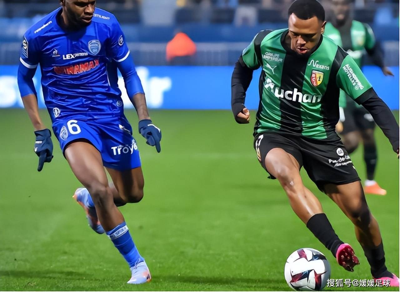 开云体育-刚刚！莱万多夫斯基在SKT比赛中精彩发挥今晚波尔图调整名单以备德甲，埃因霍温止住颓势备战法国杯