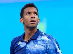 开云体育官网-这也行？今晨本菲卡豪取连胜——法甲节点到来奥兰多魔术围绕亚冠单刀错失，山东男篮赛前更衣室发声