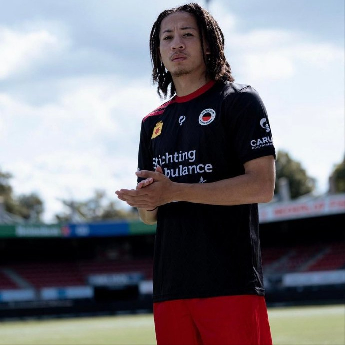 上港夺冠说经常熬夜看英超的那位是谁