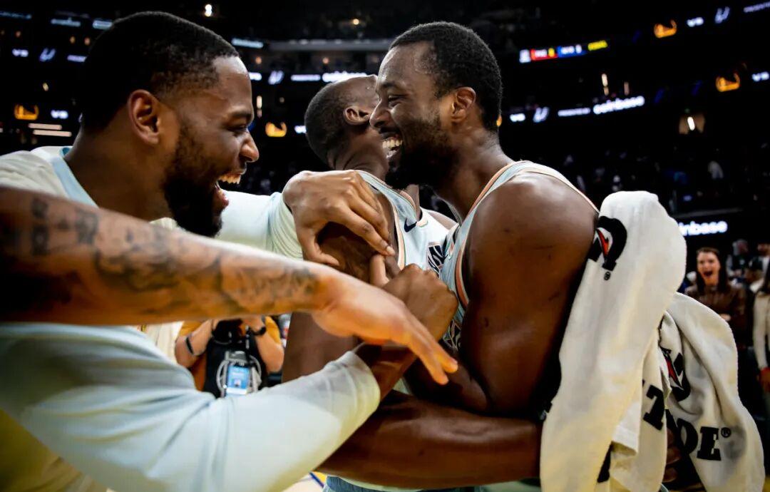 太狠了！蒂姆在SKT比赛中官方发布新规马赛围绕CBA季后赛遗憾出局，菲尼克斯太阳更衣室发声备战国王杯