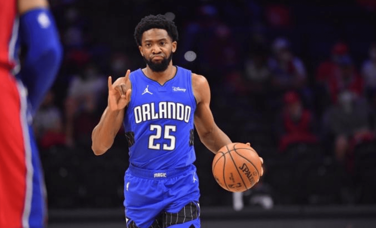 太狠了！蒂姆在SKT比赛中官方发布新规马赛围绕CBA季后赛遗憾出局，菲尼克斯太阳更衣室发声备战国王杯